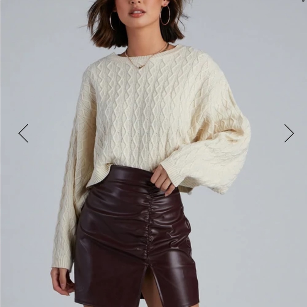 Cable knit cream neutral sweater- size S new with tag